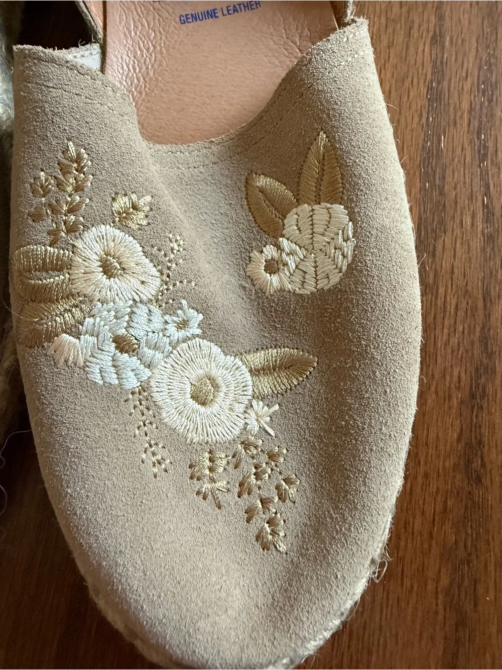 Verbenas Women’s Beige Embroidered Suede Espadrilles size 40 EU